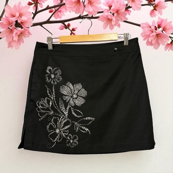 IZOD Cool FX, Black Golf Skort - Size 6 - Floral Design ⛳️ - Picture 1 of 10